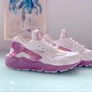 Women’s Nike Huaraches
